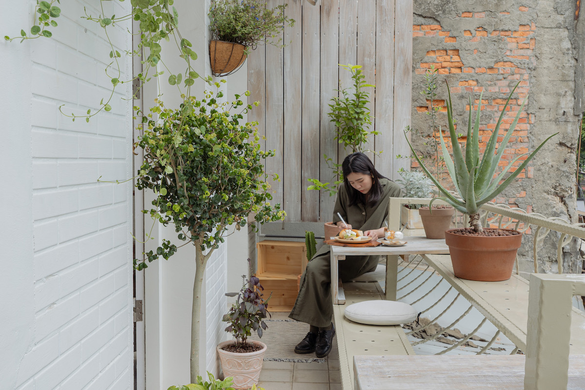 充滿綠意的露天陽台設計 - 城市中的歐式小庭園【綠咖的陽台】 - Lo-Fi House